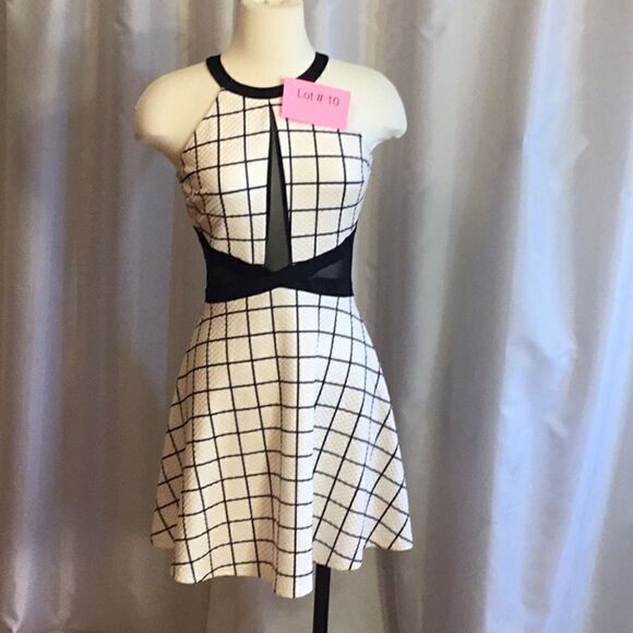 Cream & black waffle weave sleeveless dress with mesh inserts - Picture 1 of 13
